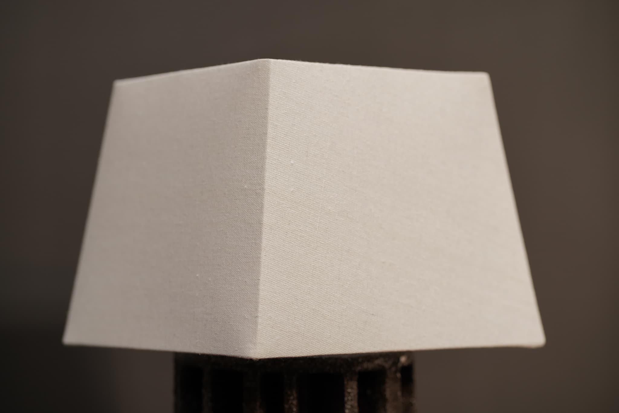 “V” Lamp - Peat