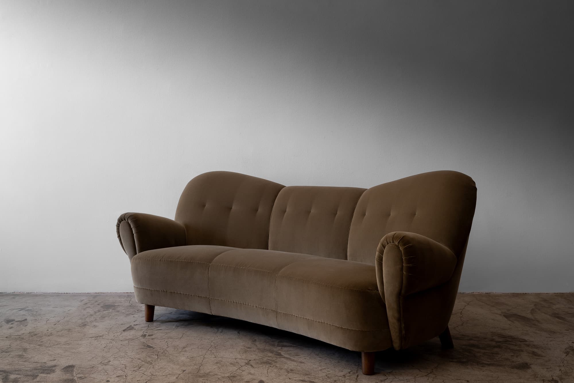 Curved Sofa in Cotton Velvet