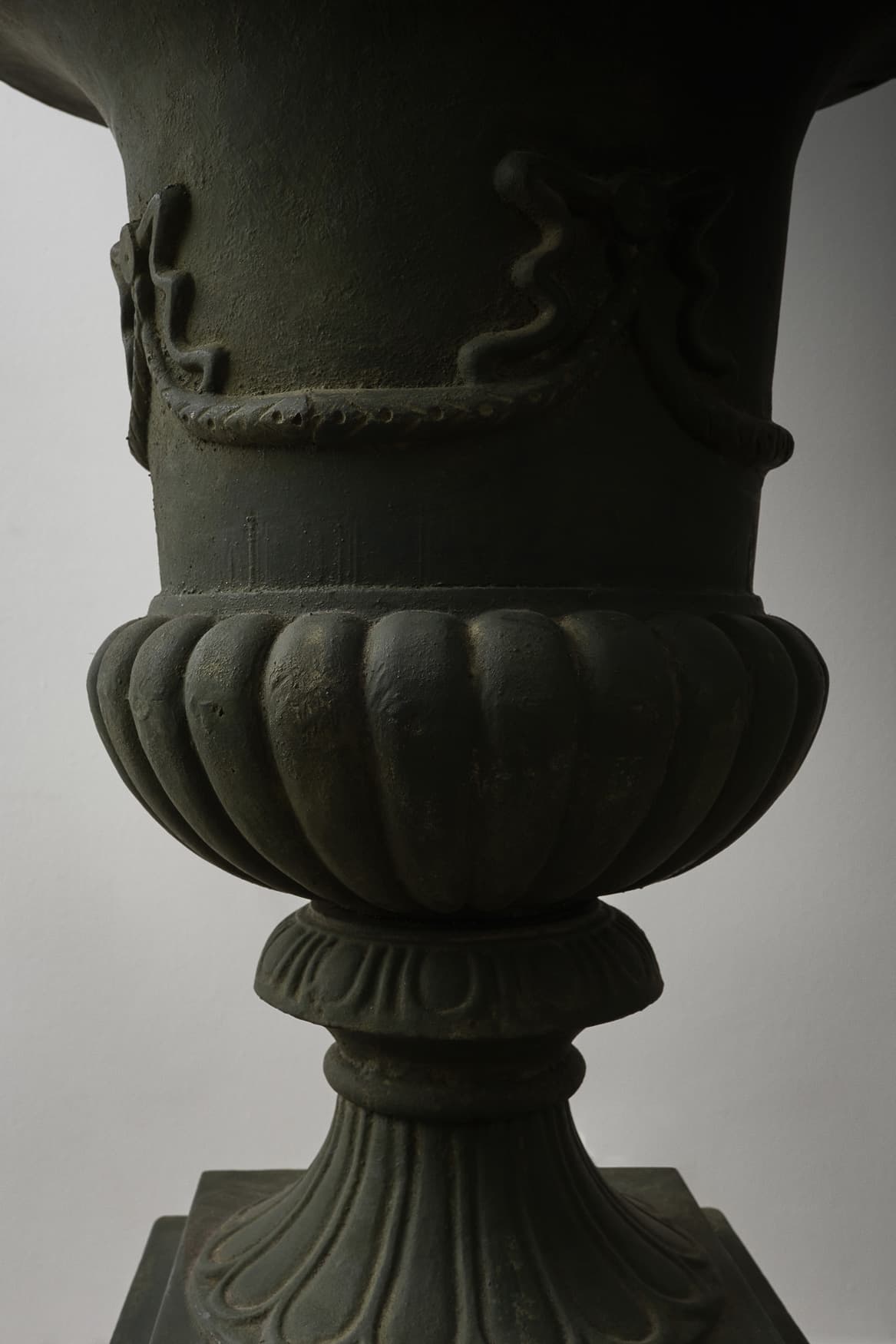 Medici Form Garden Urn