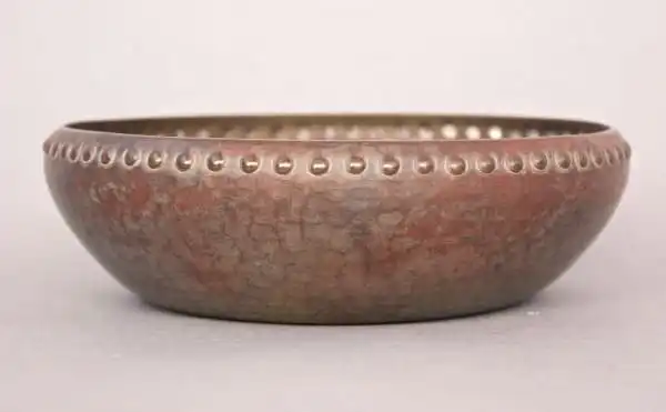 8614. Lovely Arts And Crafts Hammered Bowl