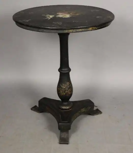 12633. Trun Of The Century Lacquered Side Table With Floral Motif