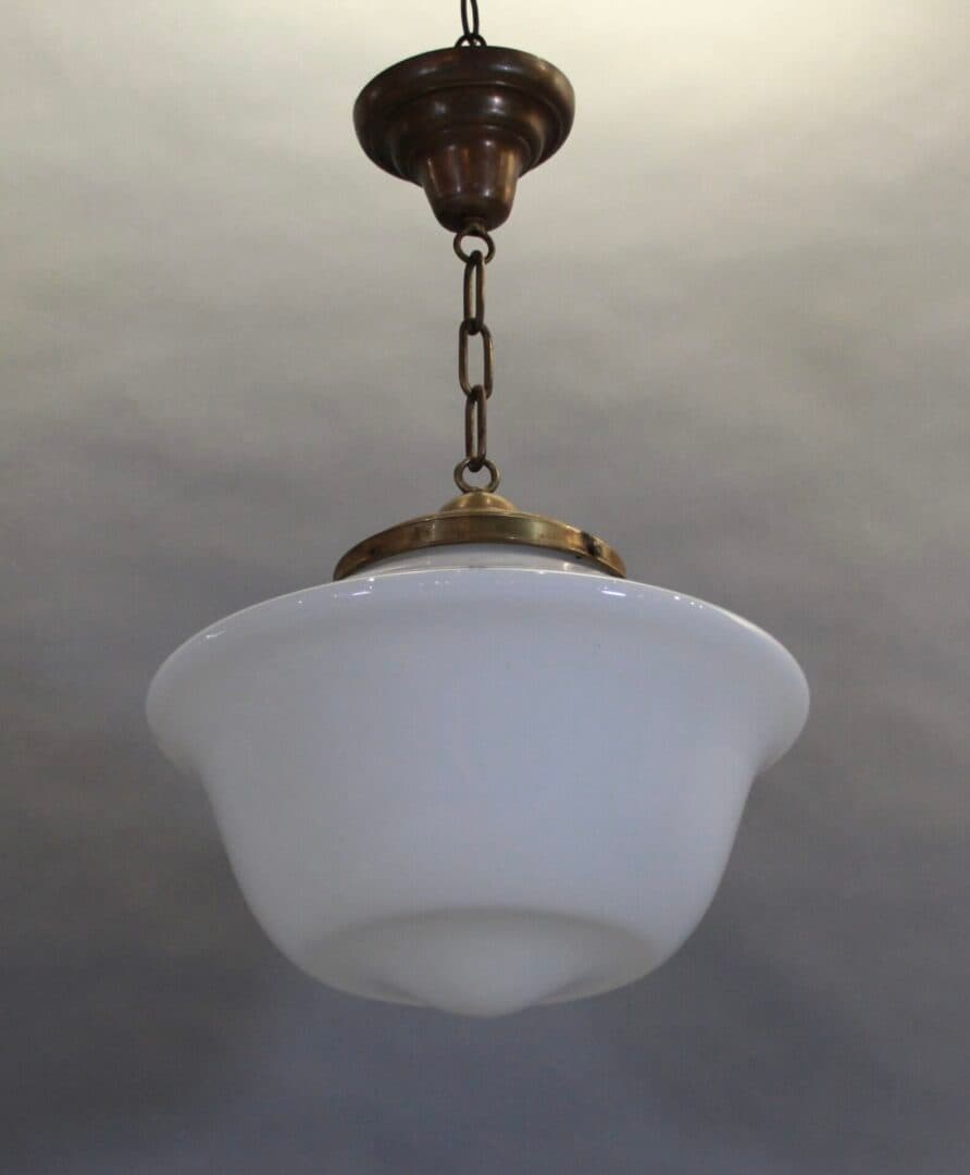 40559. 1920’s Glass Pendant