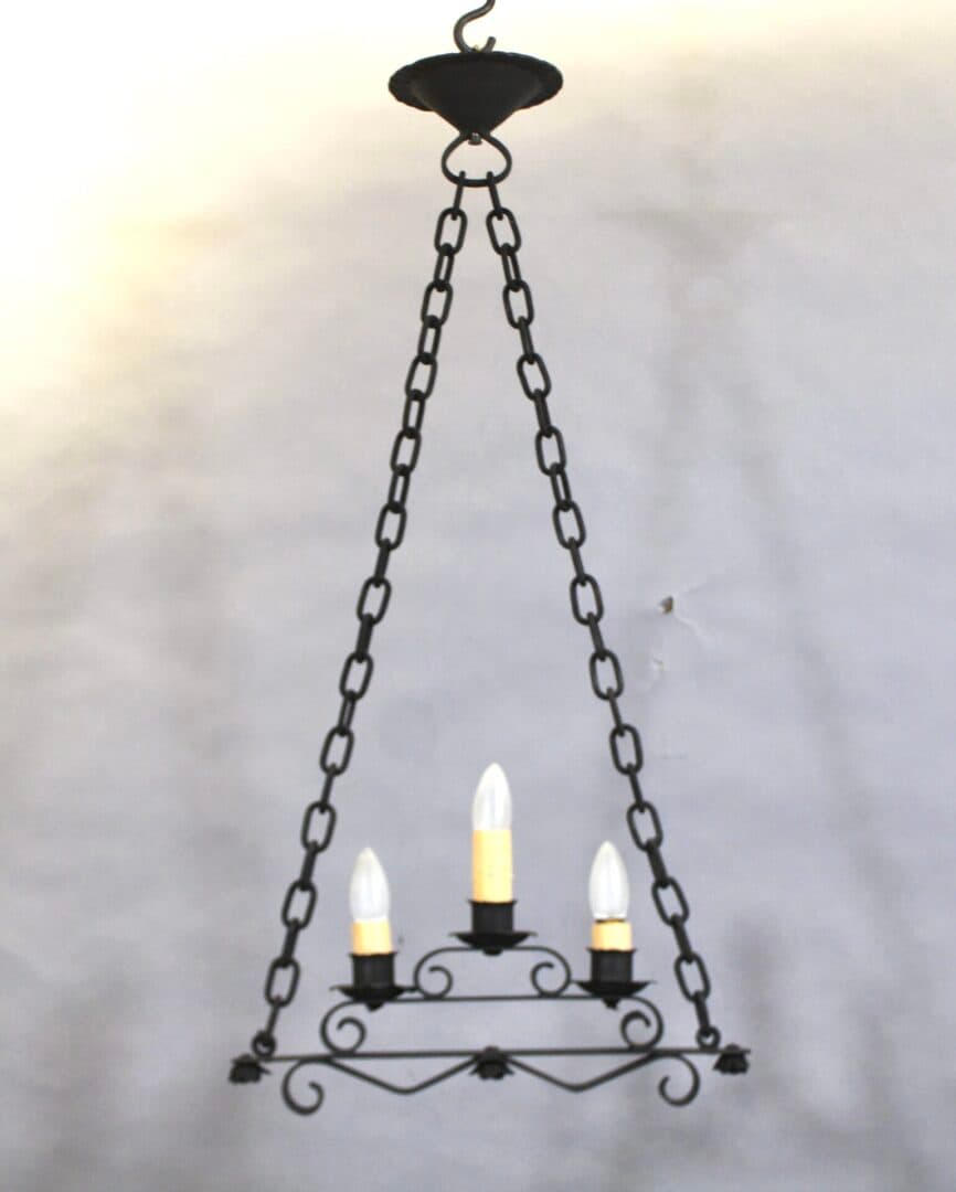 41360. Elegant 1920’s Chandelier With 3 Lights