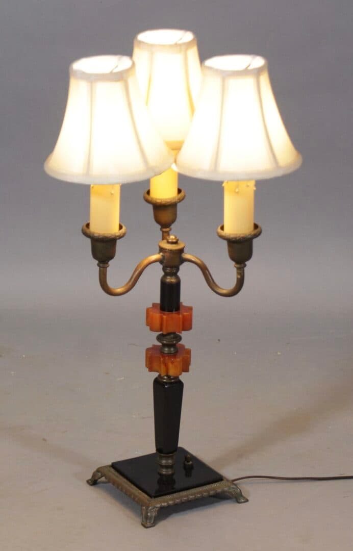 42243. Deco Table Lamp With Three Lights