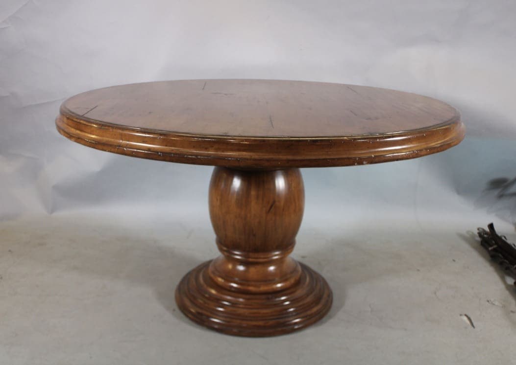 45348. 20th Century Round Table