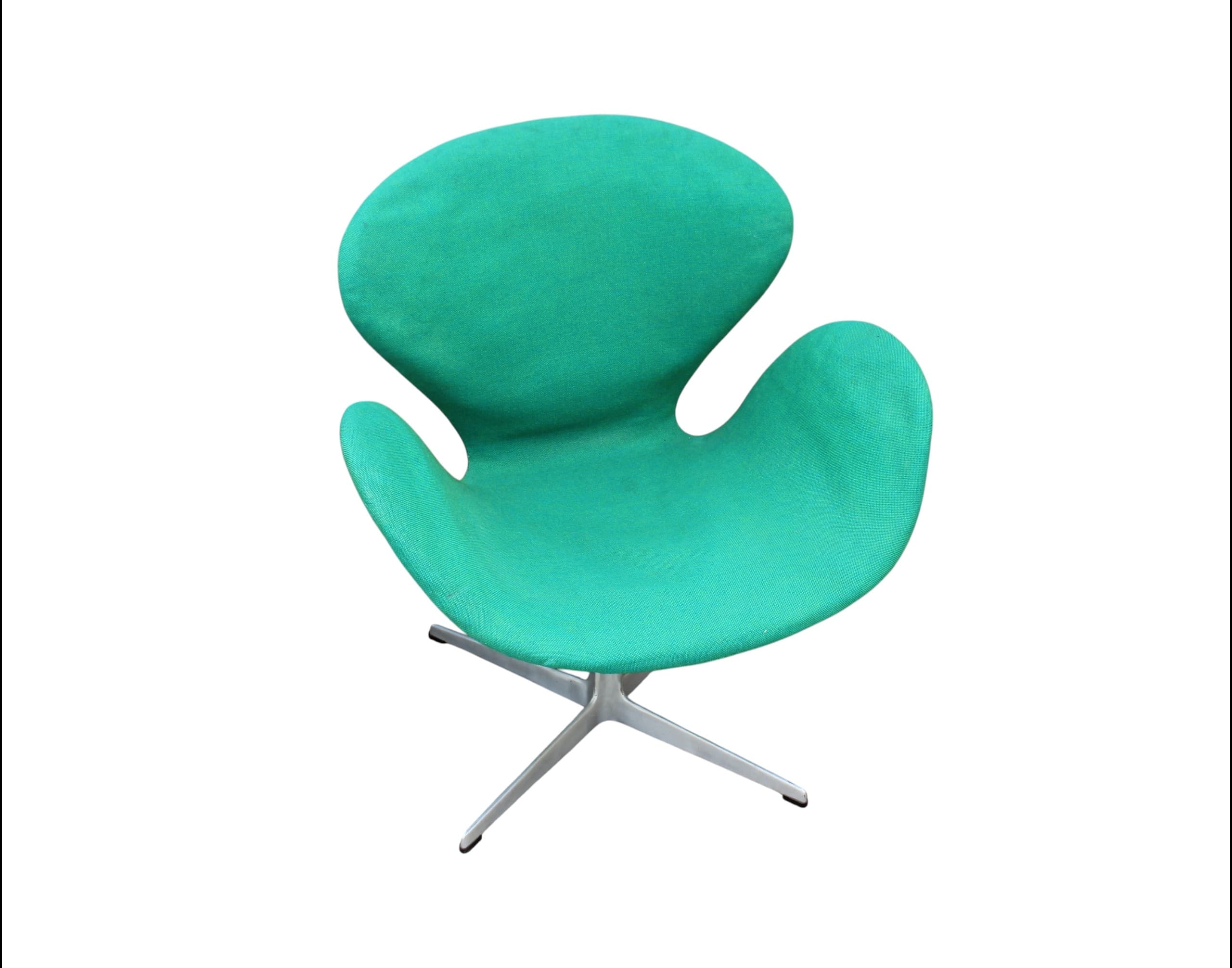 1965 Arne Jacobsen Swan Chair