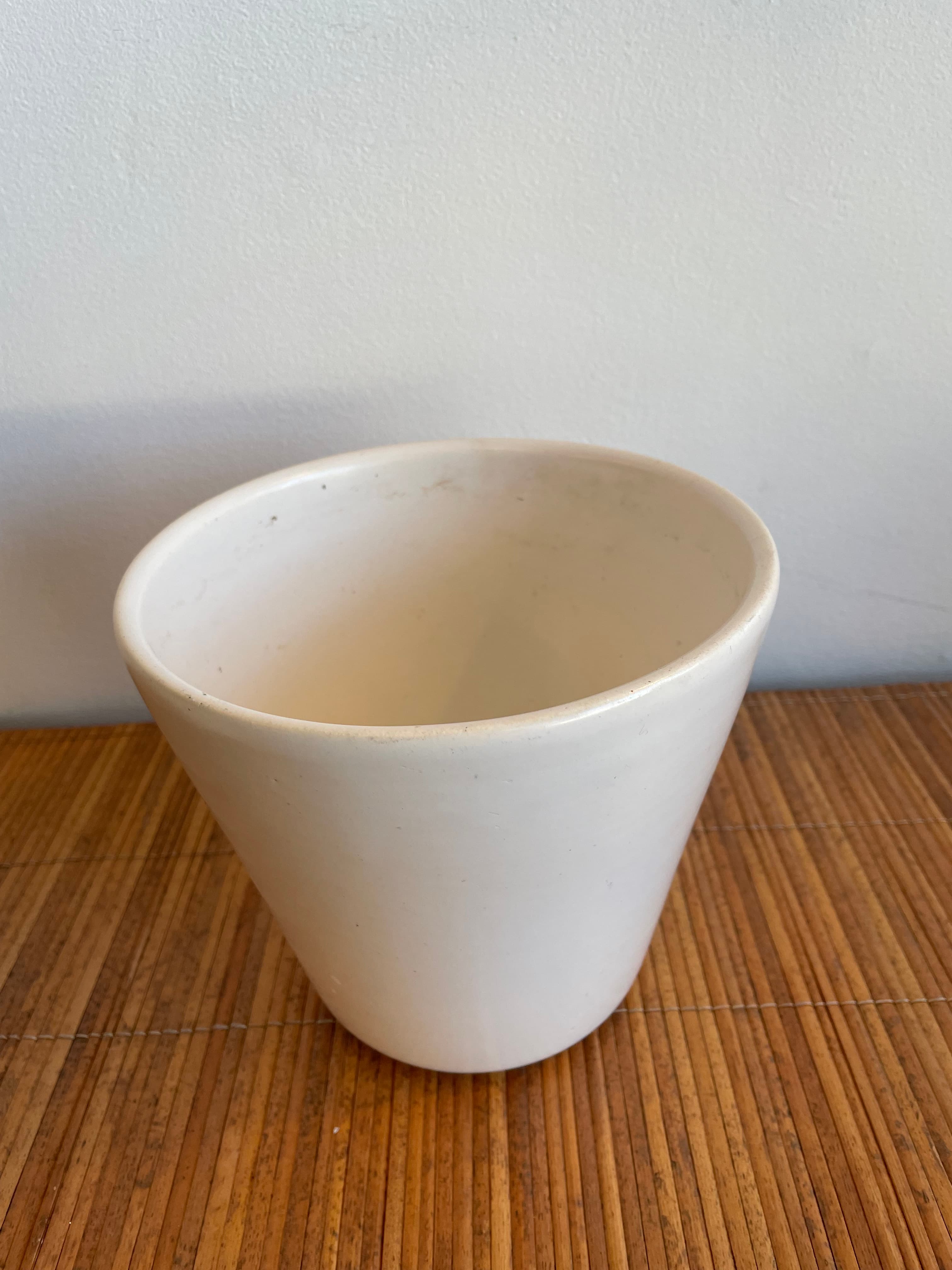 'Cone' White Planter