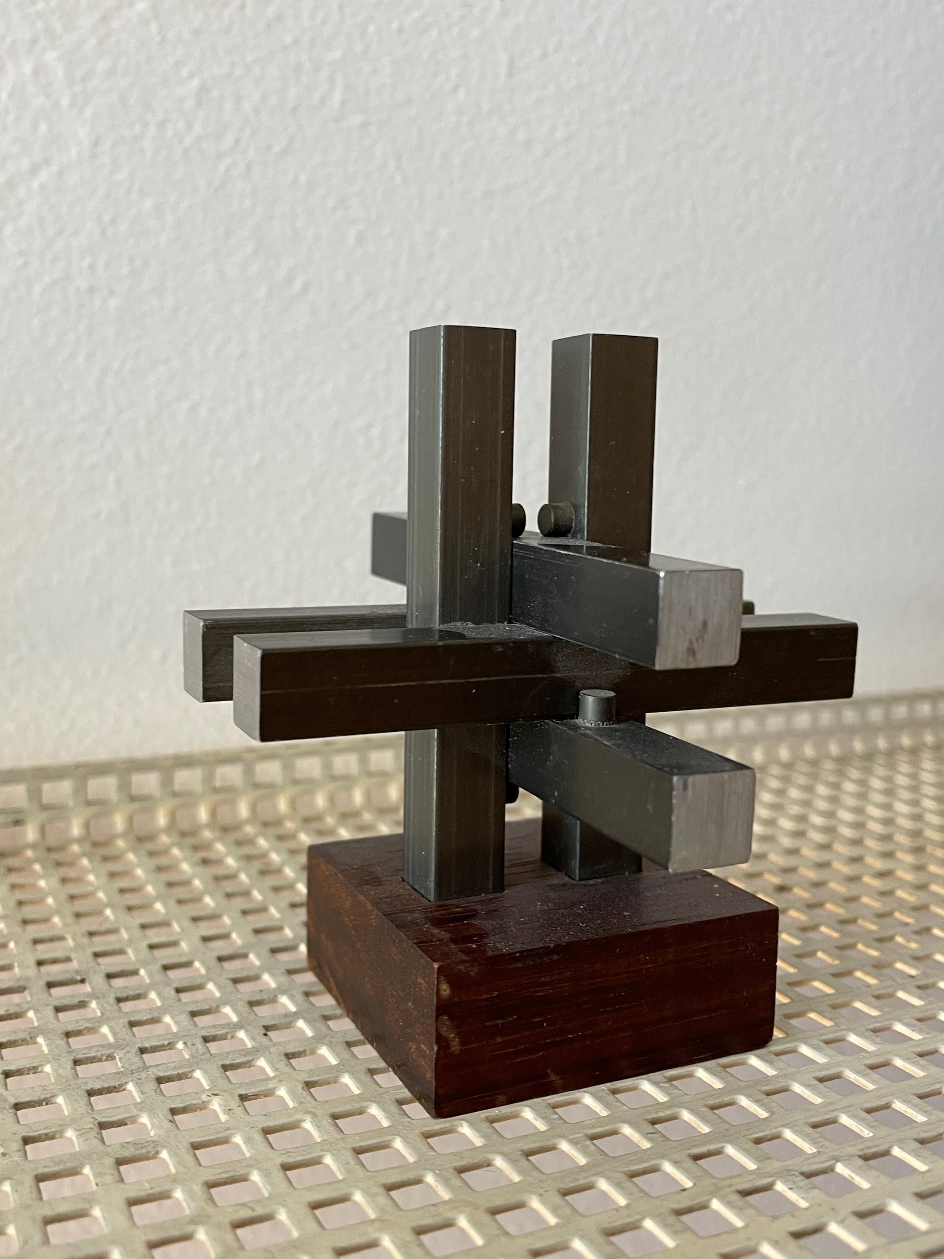 Modernist Kimiki Sculpture