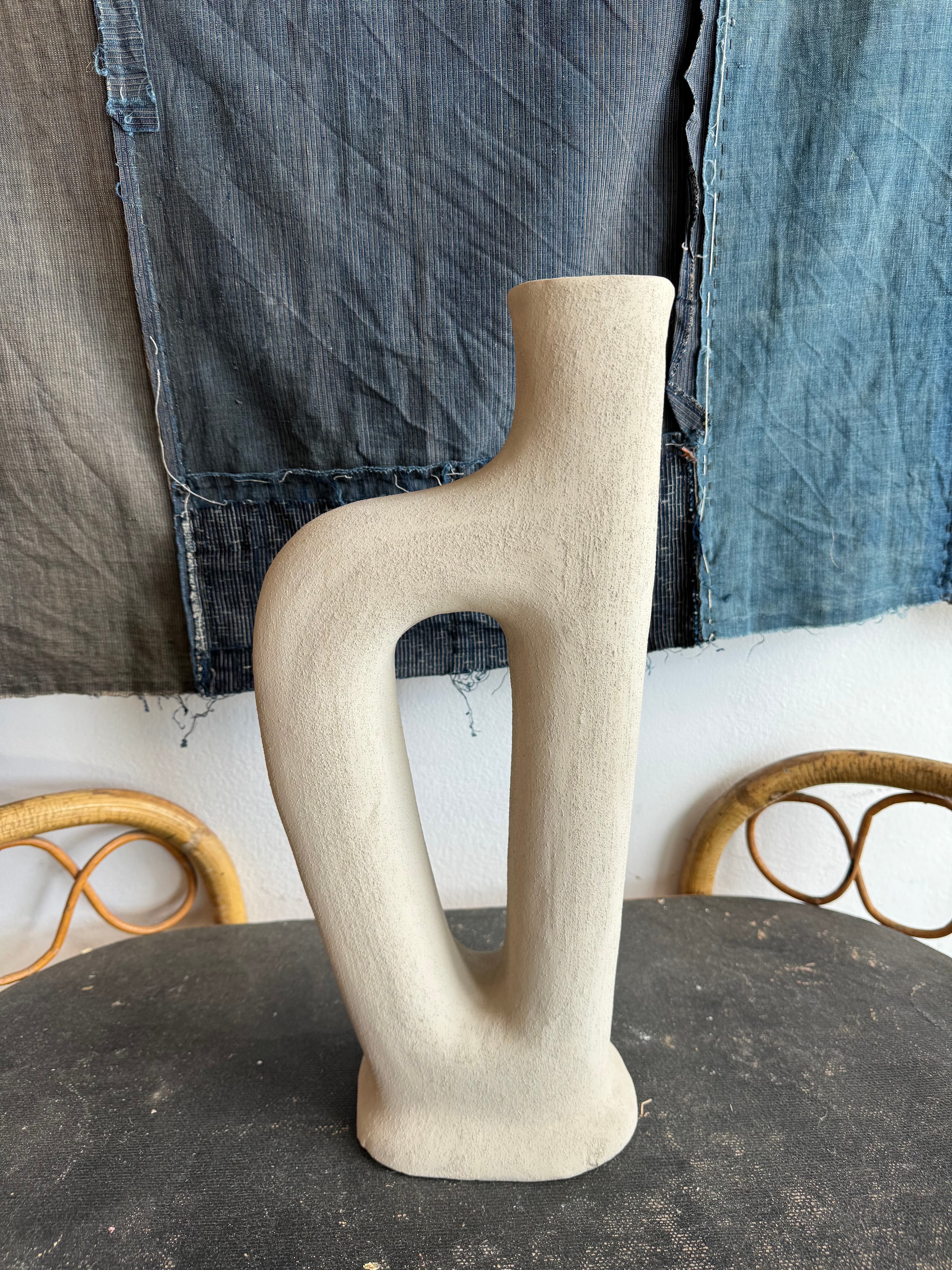 Poto Oreil Vase