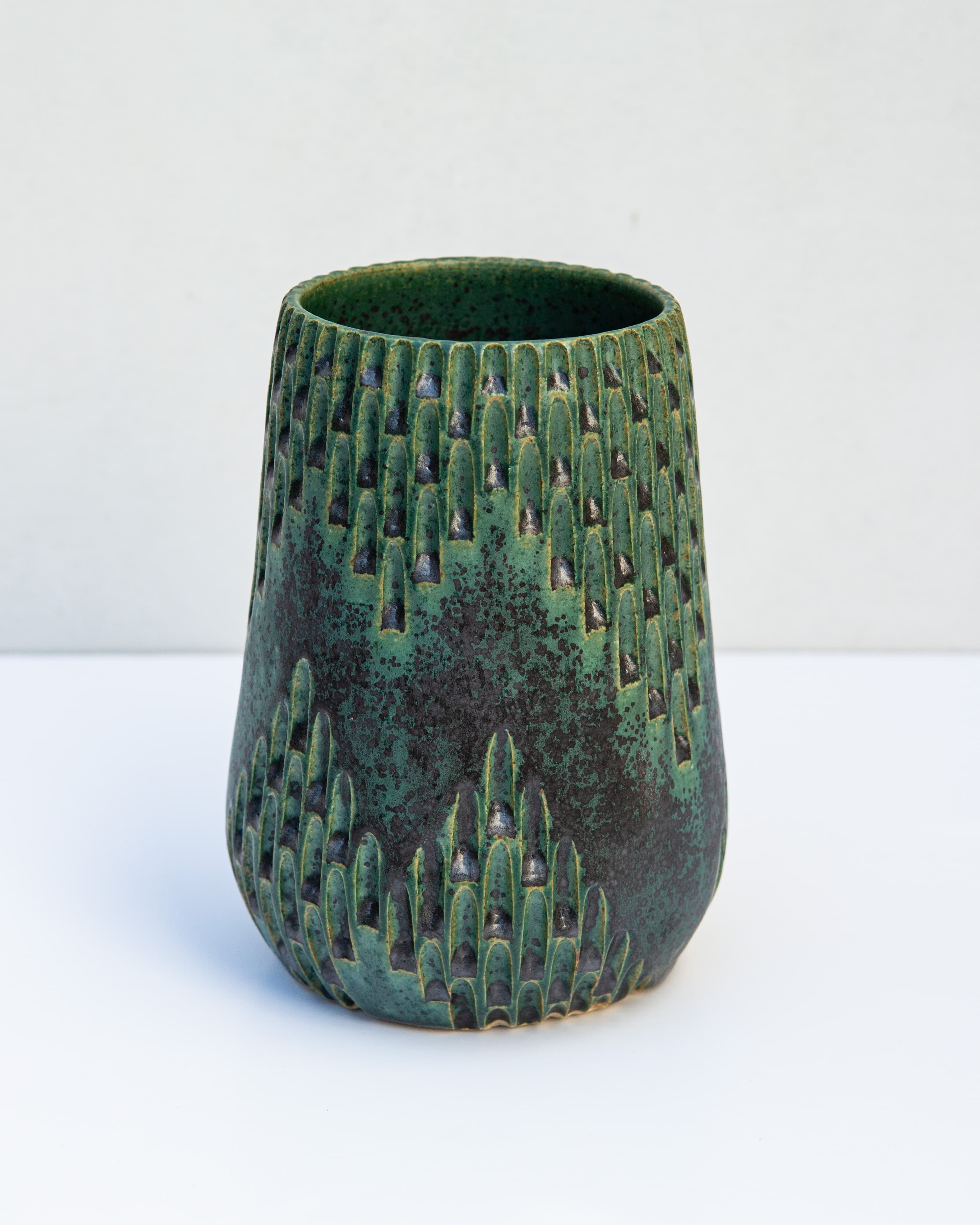 Green Sculpo Vase 1