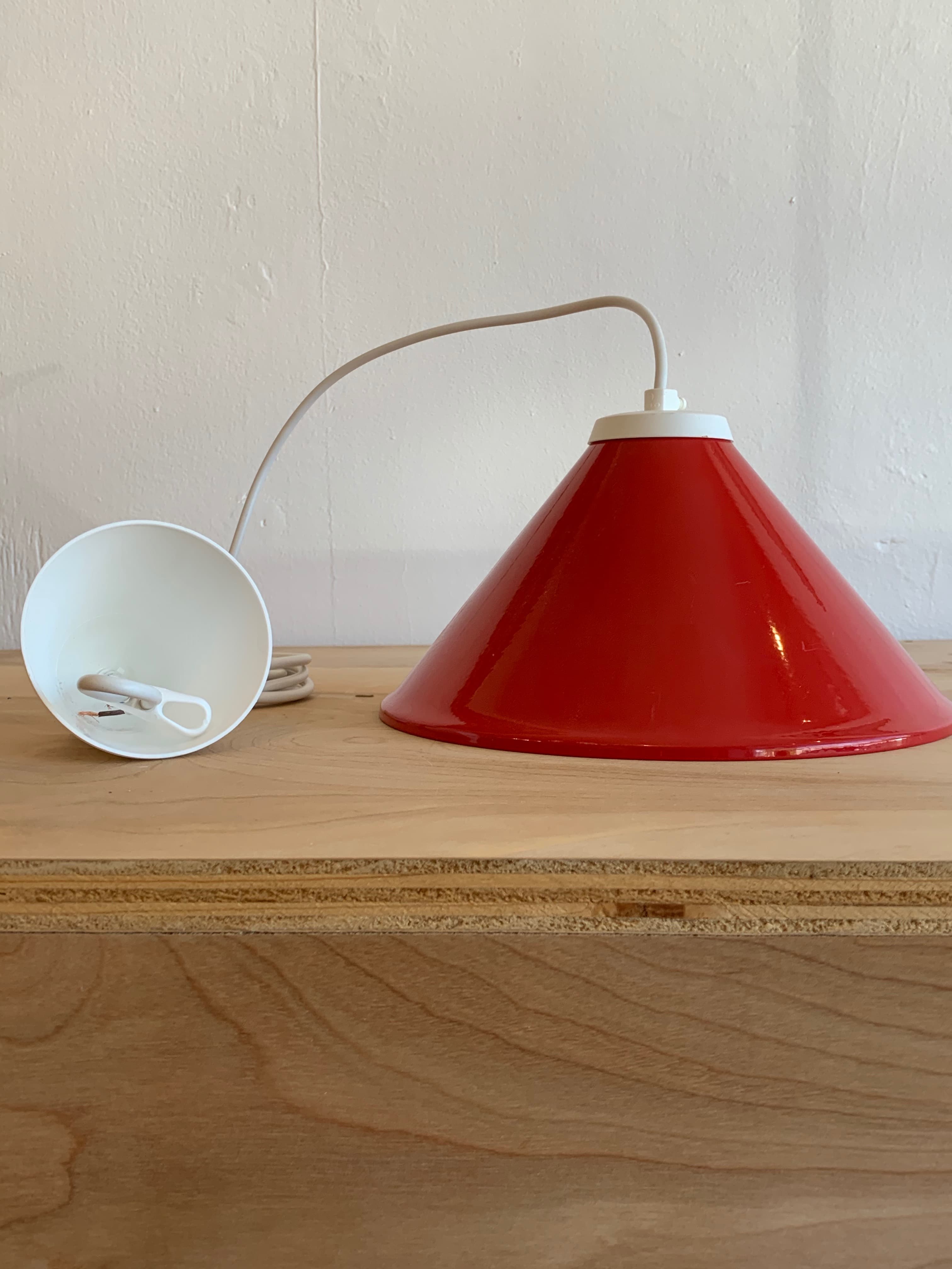 'Cherry Red' Danish Light