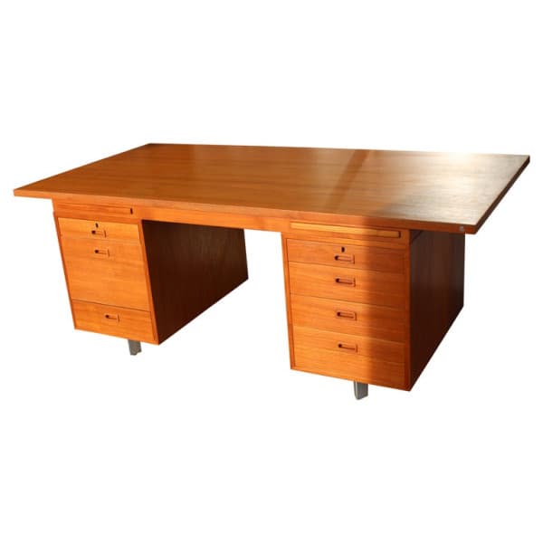Scandinavian Teak Desk Manufactured by Nipu (circa 1960s) | Ventura