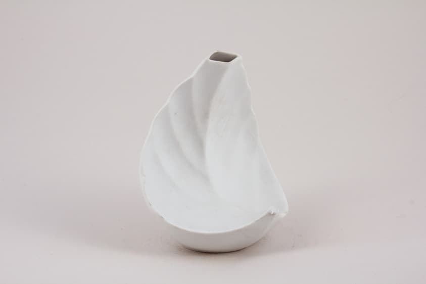 WHITE CERAMIC 551