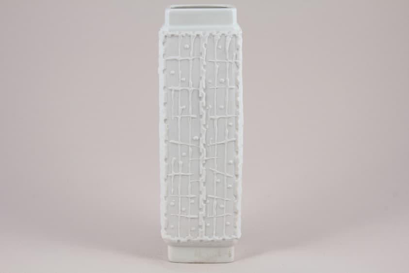 WHITE CERAMIC 647