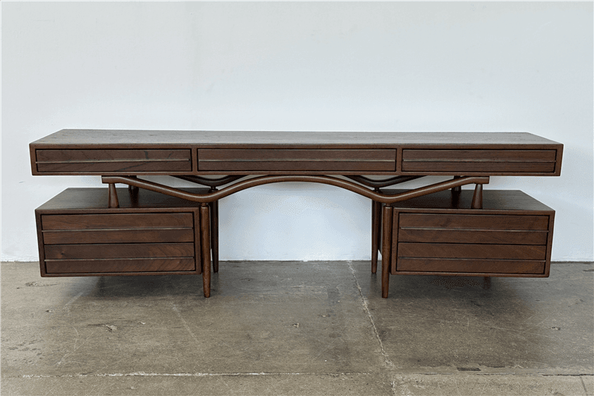 desk 4123