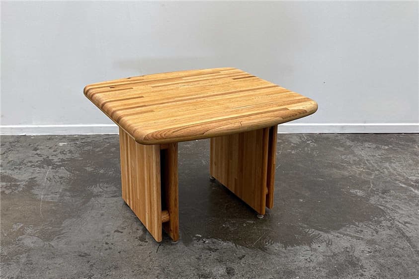 coffee table 985