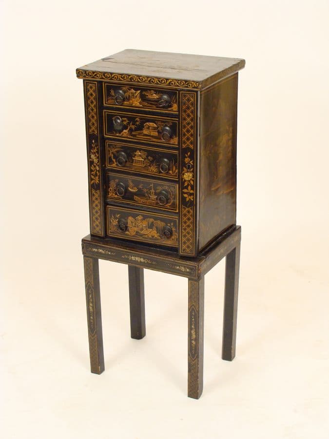 Chinoiserie decorated occasional table