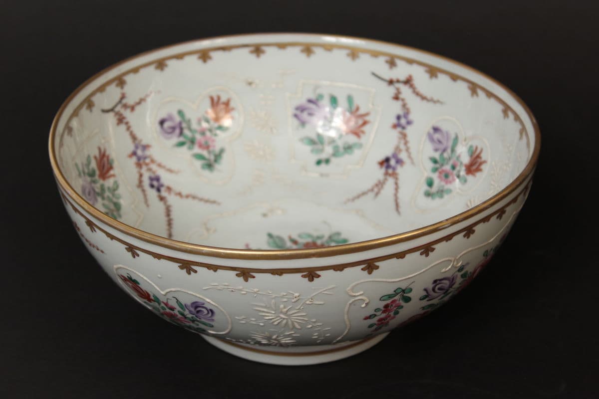 Chinese export style porcelain bowl made by Sampson of Paris