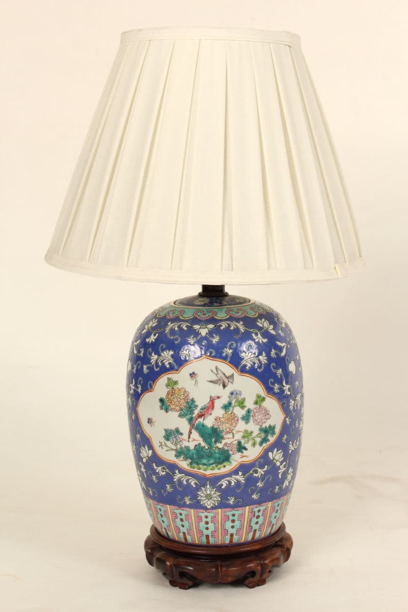 Chinese porcelain table lamp