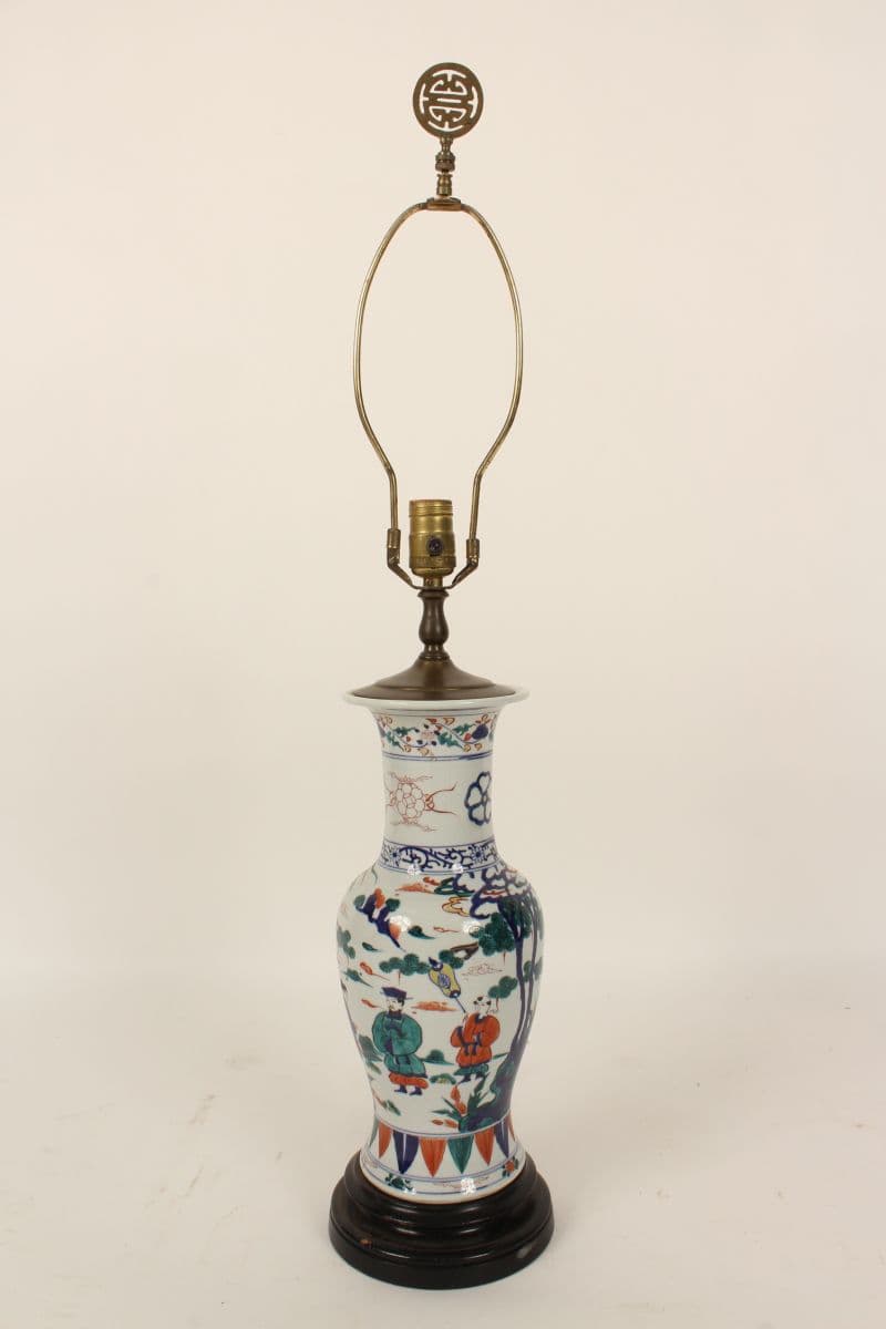 Chinese porcelain table lamp