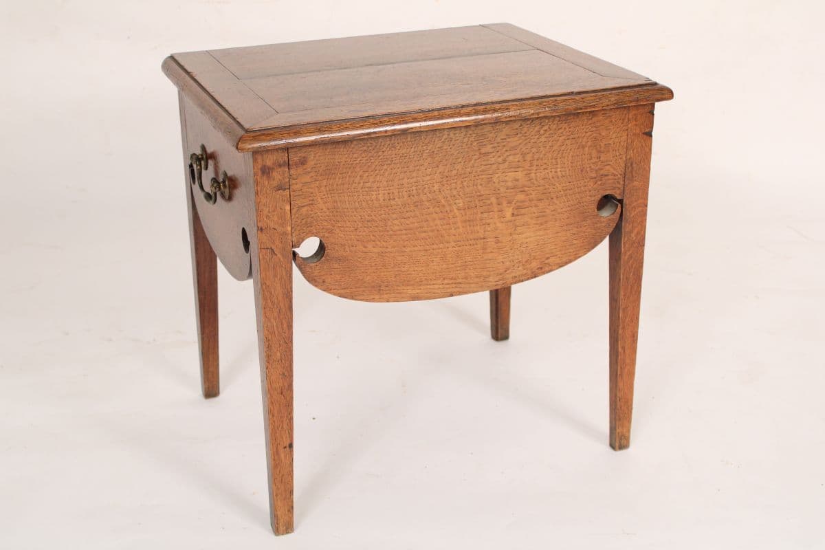 AntiqueGeorge III style oak occasional table