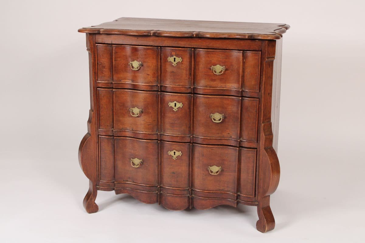 Antique Dutch kettle base chest of drawers