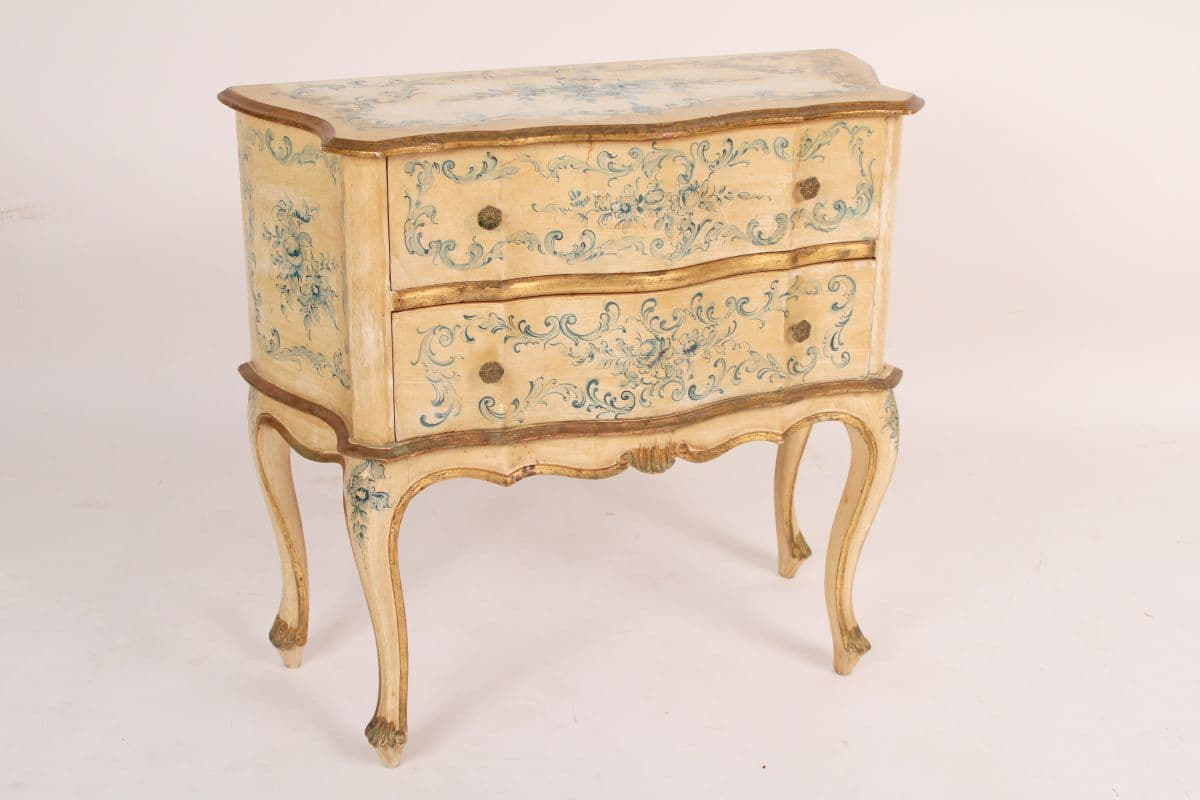 Italian Louis XV style painted chest of drawers