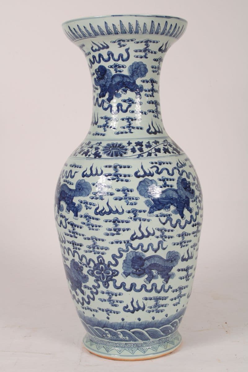 Large Chinese blue and white vase