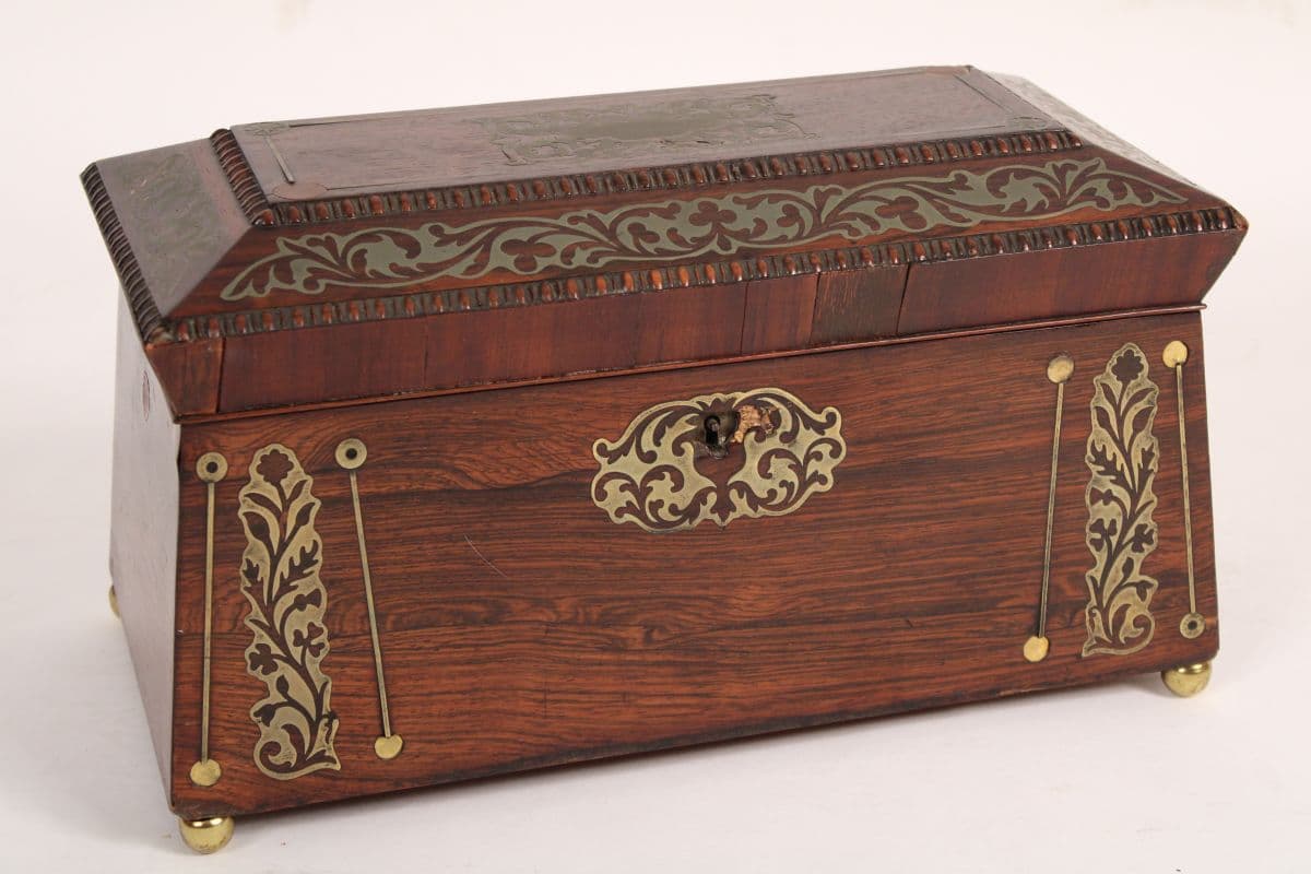 English regency rose wood tea caddy with brass inlay