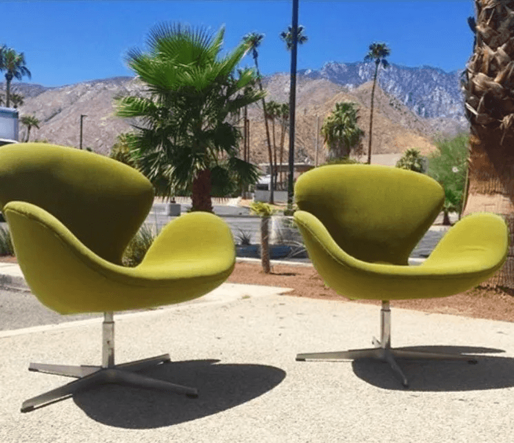 Arne Jacobsen Swan Chairs