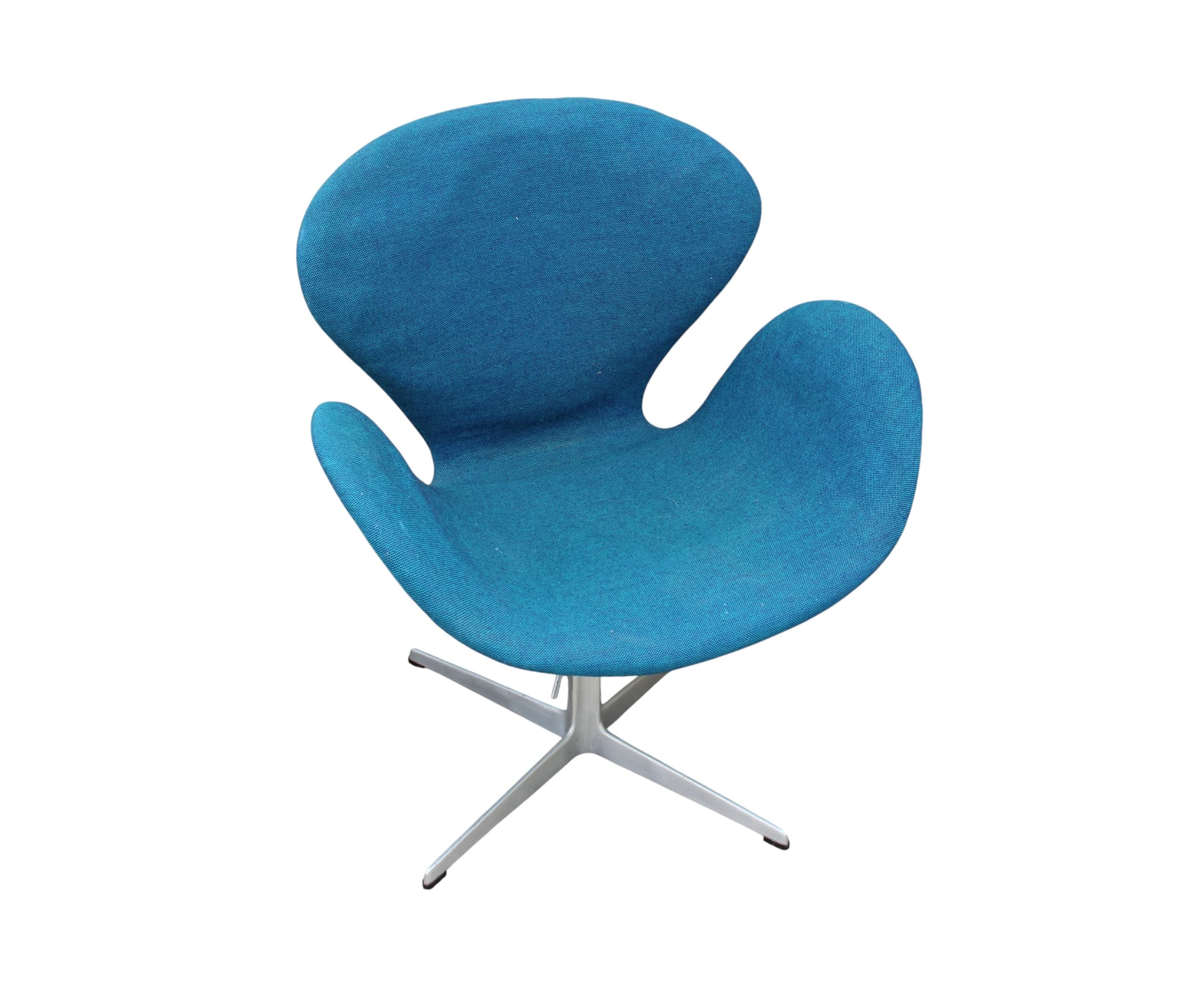 1965 Arne Jacobsen Swan Chair