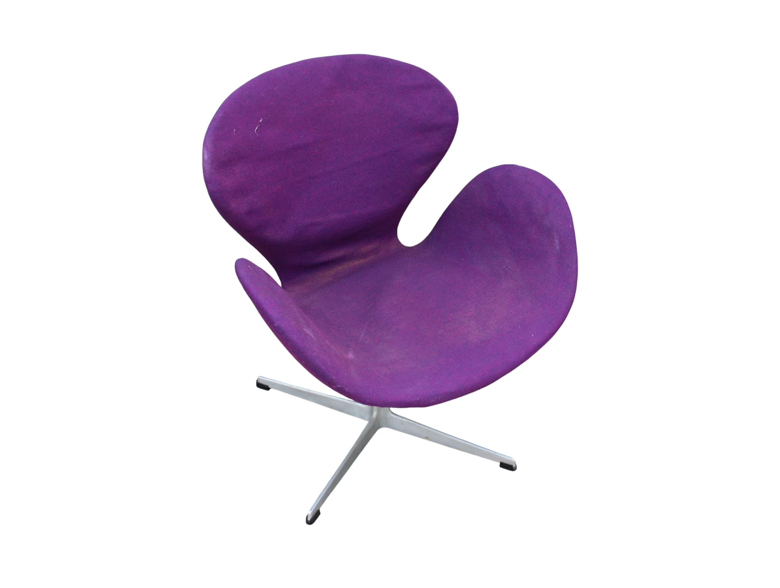 1965 Arne Jacobsen Swan Chair